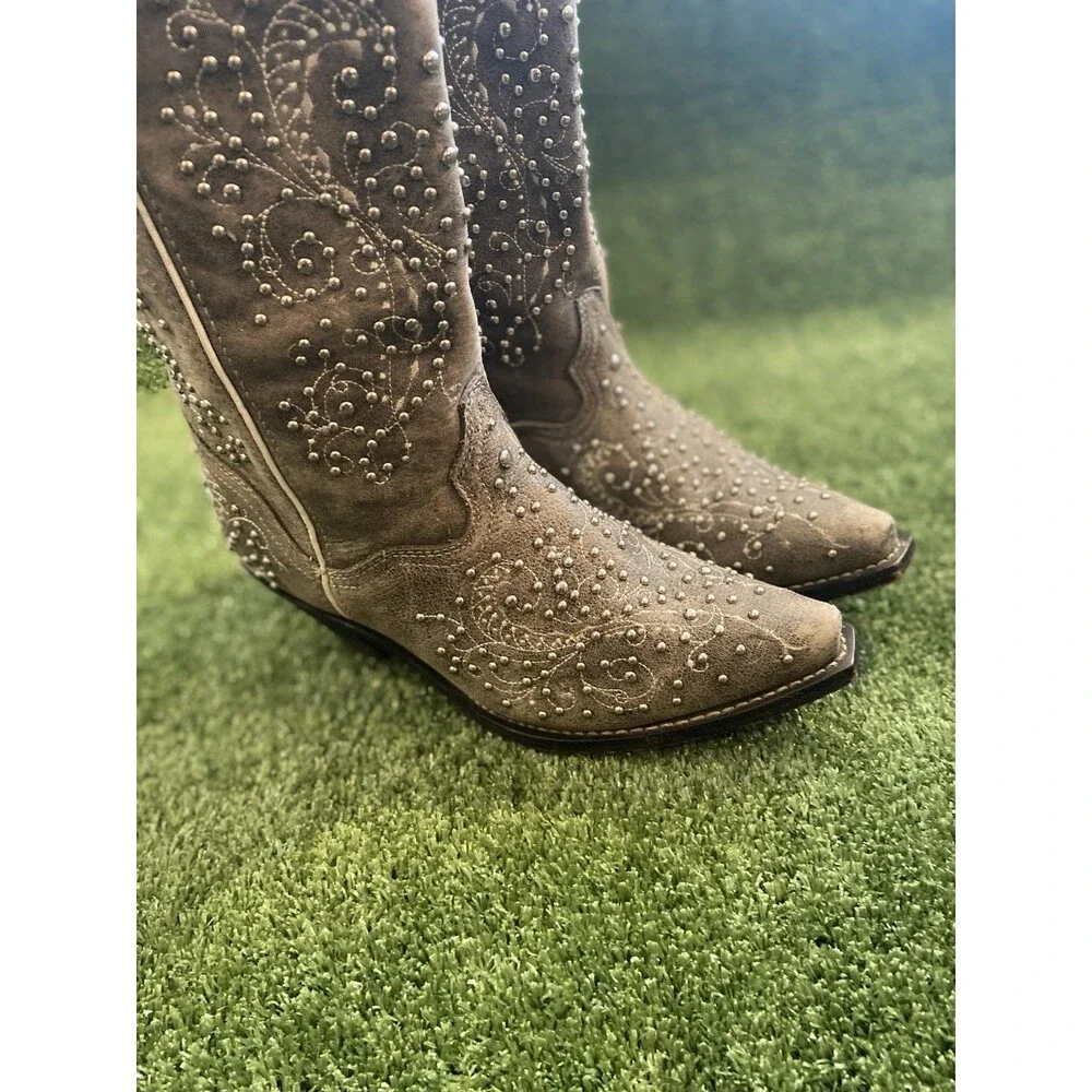 Cowgirl Boots Women’s Size 8M Studded Embroidered Floral Gray
